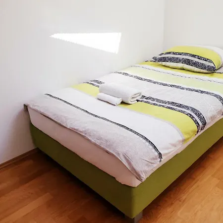 Bed & Breakfast Carsus Tomaj