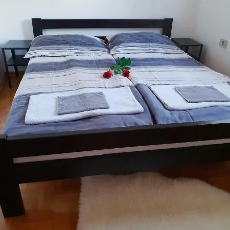 Bed & Breakfast Carsus Tomaj